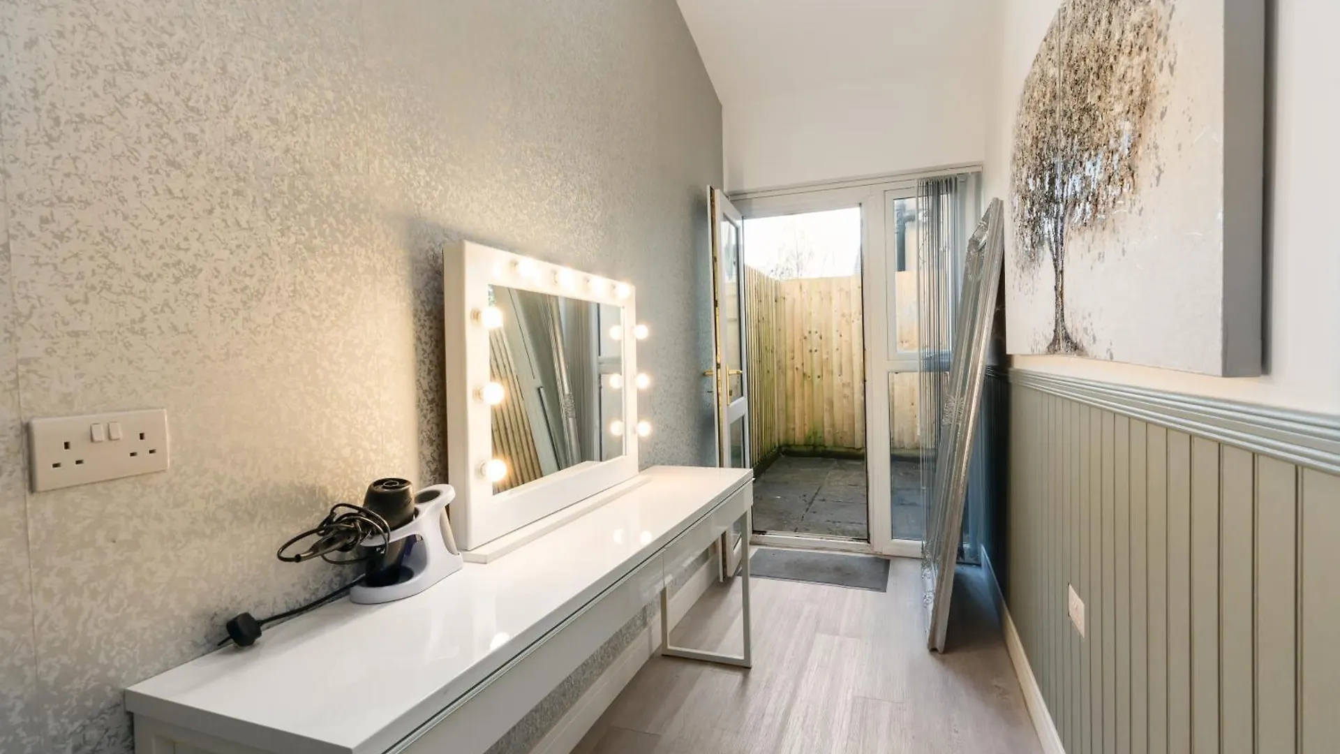Nottage House Premier Apartments カーディフ イギリス