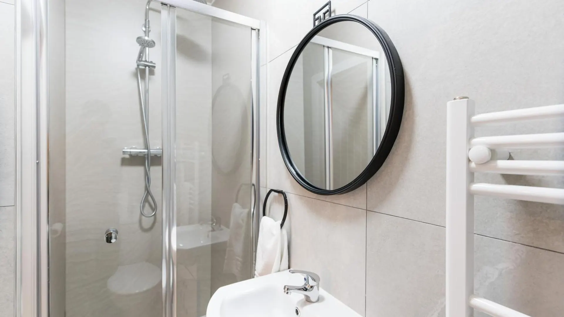 Nottage House Premier Apartments カーディフ イギリス